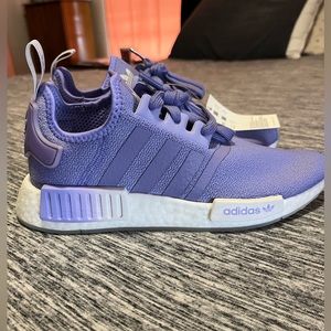 Adidas Women’s Sneaker-Brand new never worn
